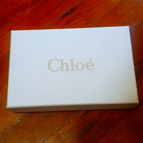 Chloé White Box